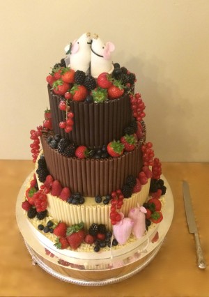 Wedding cakes surrey uk